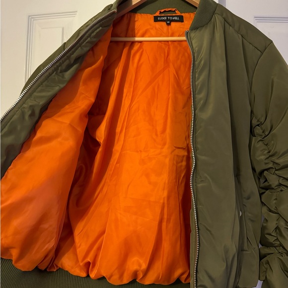 Luxe to kill khaki oversized bomber jacket - Picture 5 of 6